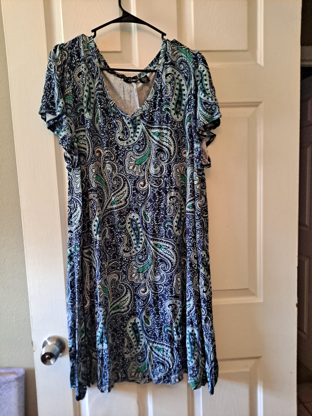 TAHARI Plus Size 2X Paisley V-Neck Shift Dress